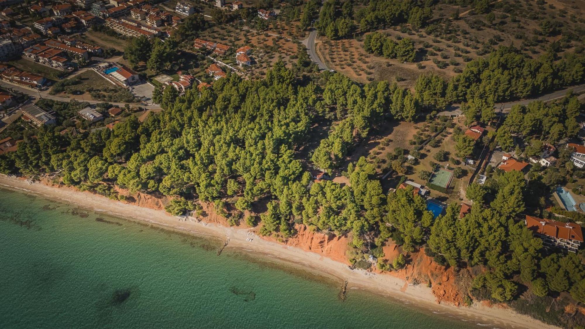 Squirrel Beach Front Villa, Metamorfosi Exterior photo