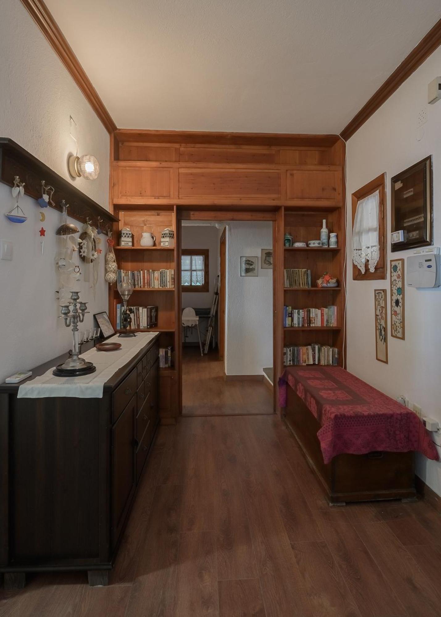 Squirrel Beach Front Villa, Metamorfosi Exterior photo